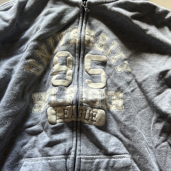 Tommy Hilfiger sweat shirt. Hoodie - Picture 2 of 7